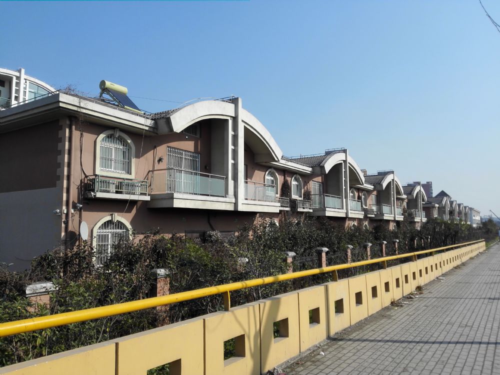 上海市嘉定区爱特路185弄66-67号房产（商业用房，建筑面积197.41平方米）