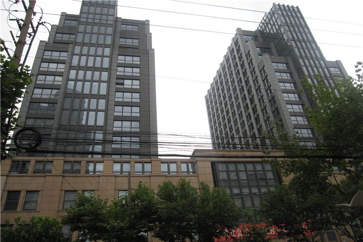 上海市虹口区水电路1422号1204室房产（办公房，建筑面积192.47平方米）。