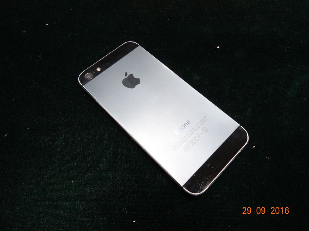 苹果5手机（有密码、无配件）