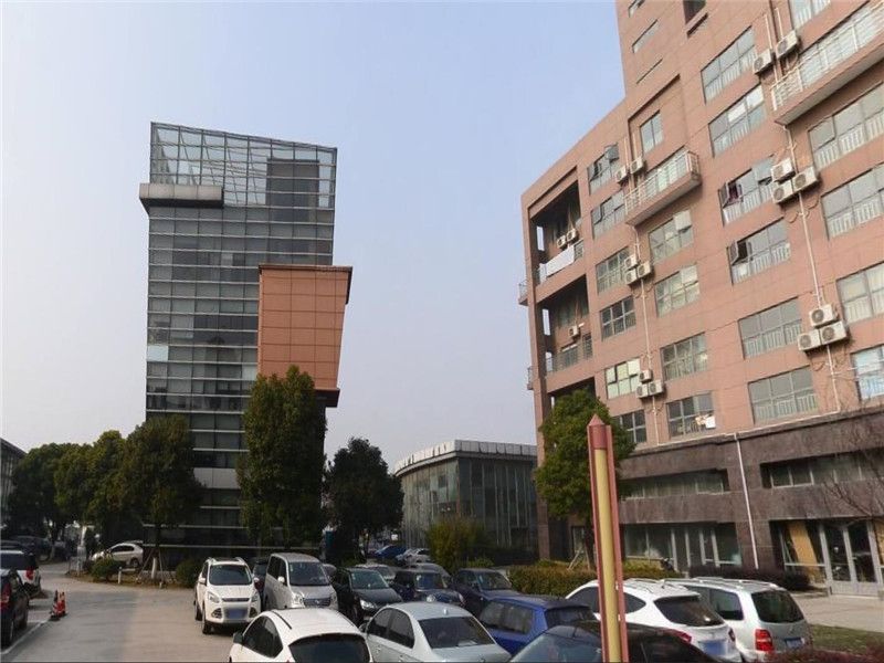 上海市嘉定区安亭镇安驰路557号办公楼，总建面6261.46㎡（带租约，按现状拍卖）