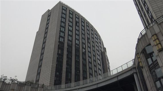 上海市静安区共和新路3088弄(祥腾财富广场)201室、202室店铺；203、206、207、208室办公楼，合计建面1150.33㎡，合并拍卖
