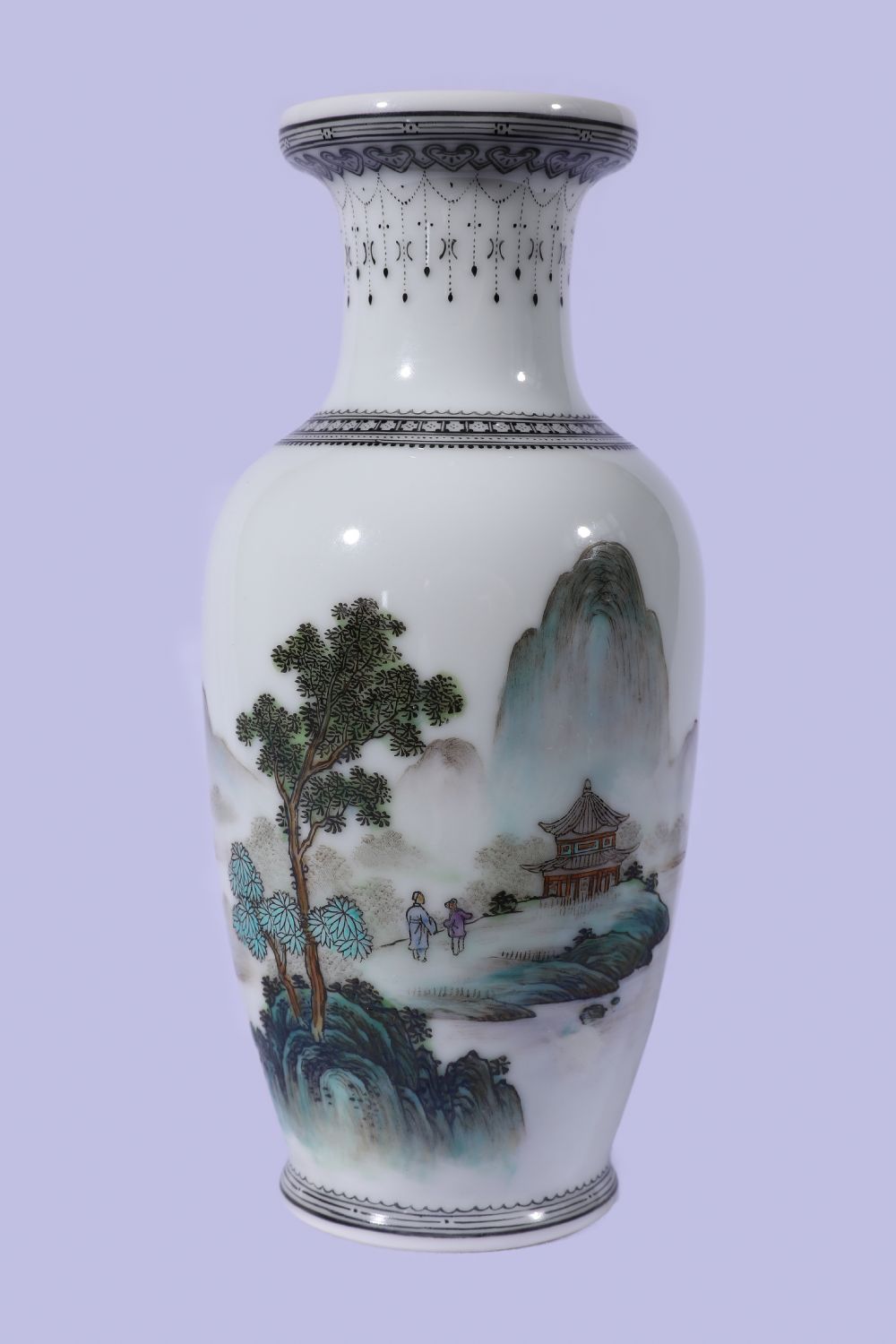 艺术瓷厂七十年代粉彩山水风光花篮瓶